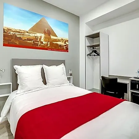 Hotell Paris 3*